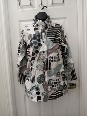 EVER SASSY Unique Abstract Button Fown Shirt (France)